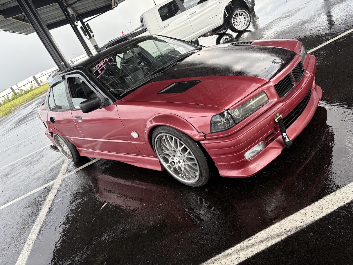 PETTY E36 — front 3/4 in the rain