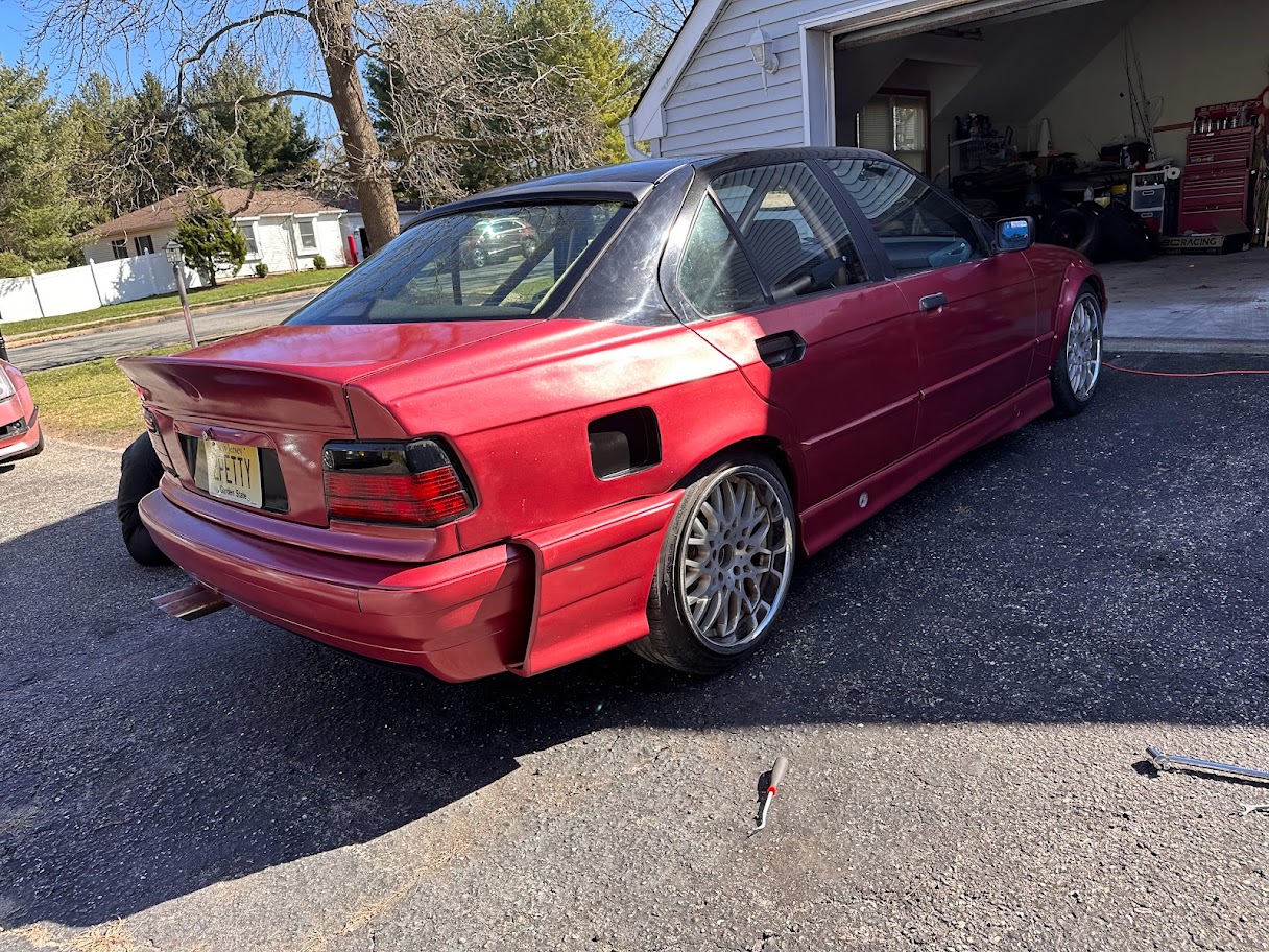 PETTY E36 wheel and exhaust detail